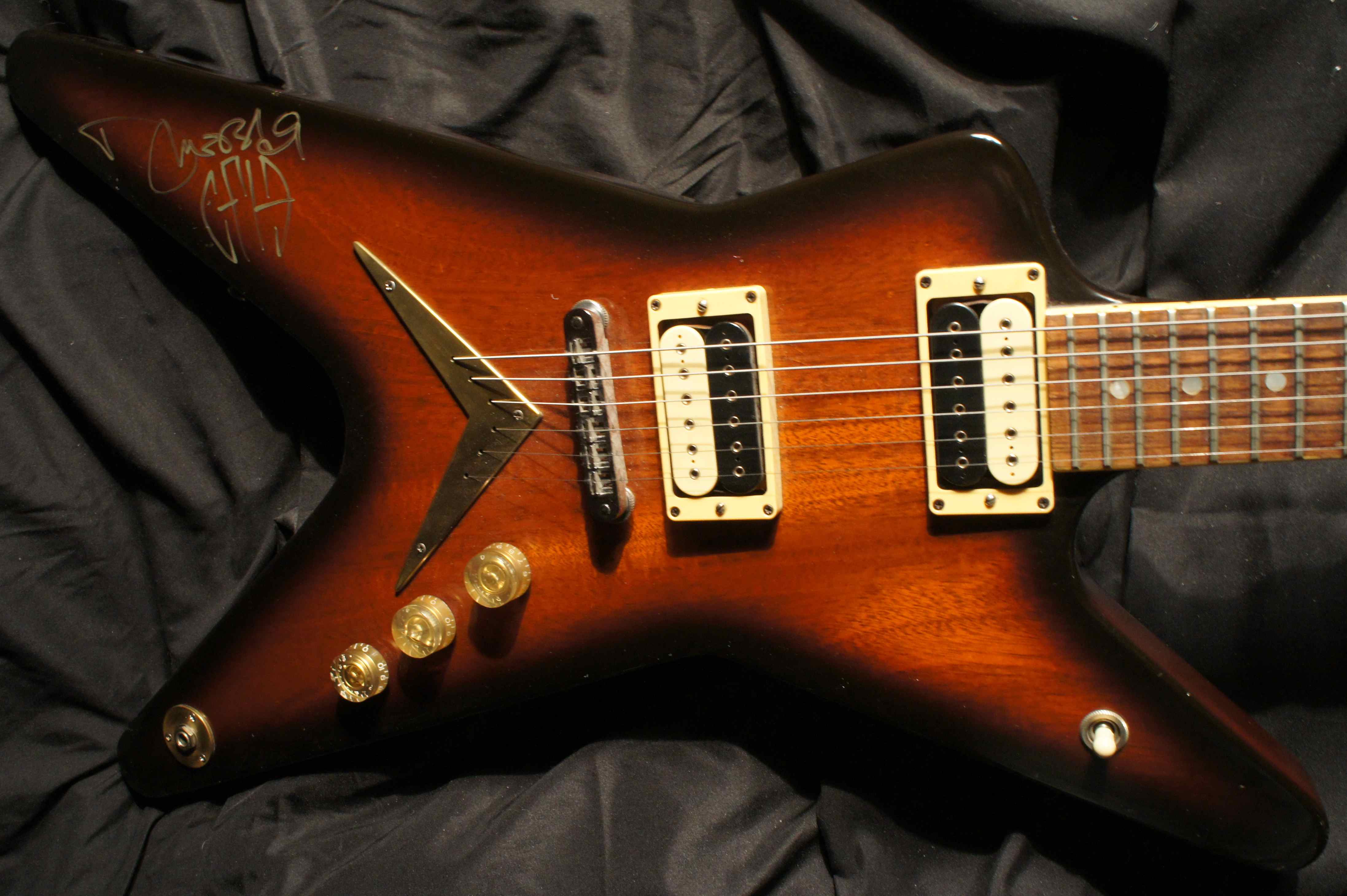  News - Dean Guitars Dimebag Darrell D